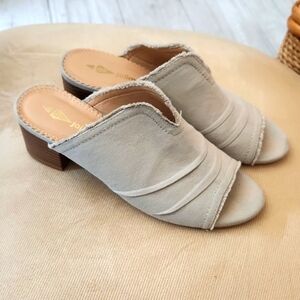 Oli Jolimall Tan Open Toe Block Heel Sandal